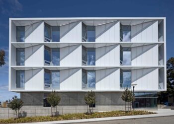 Mark Cavagnero Associates adapts SF State media arts building to a fickle microclimate