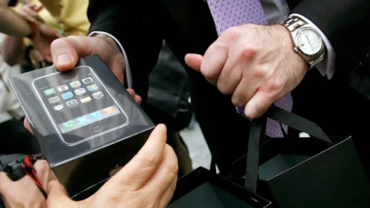 Rare 4GB Original Iphone Hits Auction Block, Expected To Fetch A High Price
